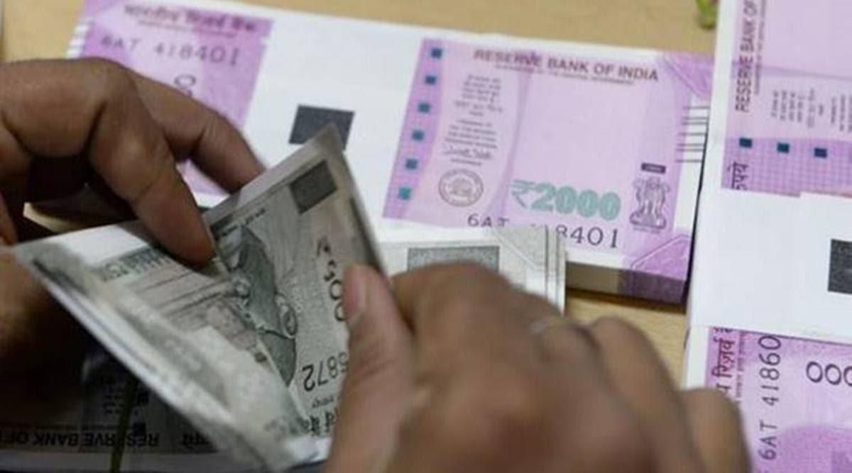 नेपाल के केंद्रीय बैंक ने भारत के 2000 रुपये, 500 रुपये, 200 रुपये के नोटों के इस्तेमाल पर रोक लगा दी।