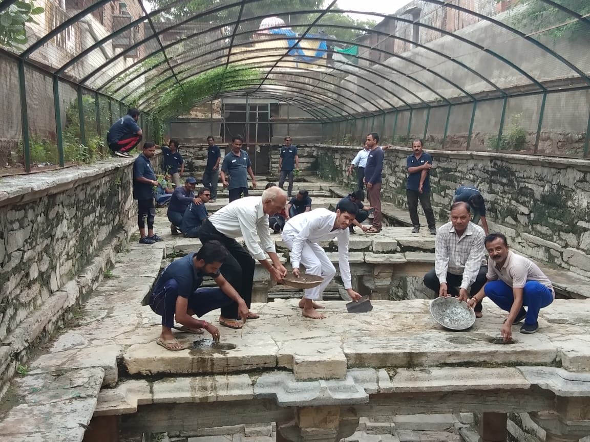 खाई से लेकर पावडी, चमक उठी सरजावाव बावड़ी।