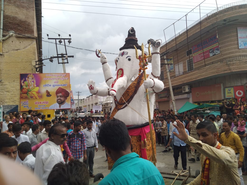 घट-घट बिराजे प्रथम पूजनीय देव,निकली भव्य शोभायात्रा