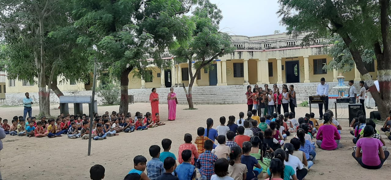 महात्मा गांधी राजकीय इंग्लिश मीडियम विद्यालय में जागरूकता को लेकर आयोजित कार्यक्रम