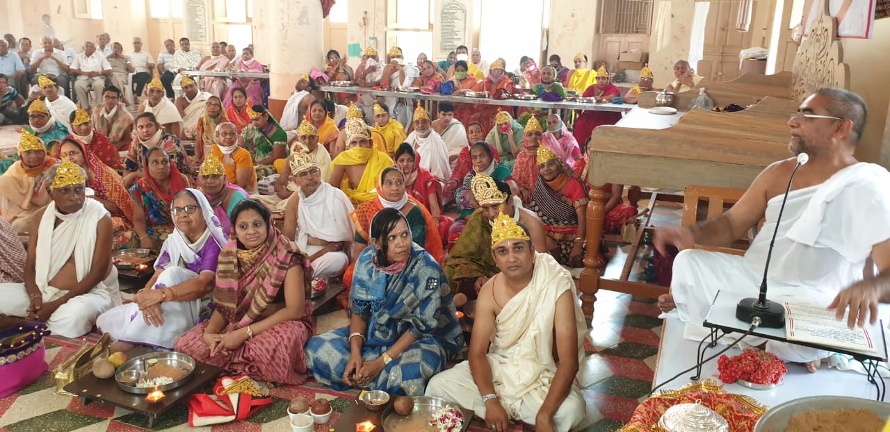 बड़ी धूमधाम से मणिभद्र वीर भगवान की 108 आरती का भव्य आयोजन
