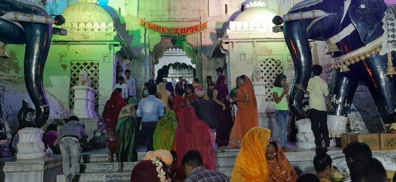 जिले में महाशिवरात्रि पर्व शिव मंदिरो में धुमधाम से मनाया गया