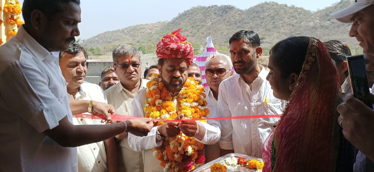 आदिवासी समाज को अपने भोलेपन की बडी कीमत चुकानी पडी है, शिक्षा से बदलाव लाये- : लोढ़ा