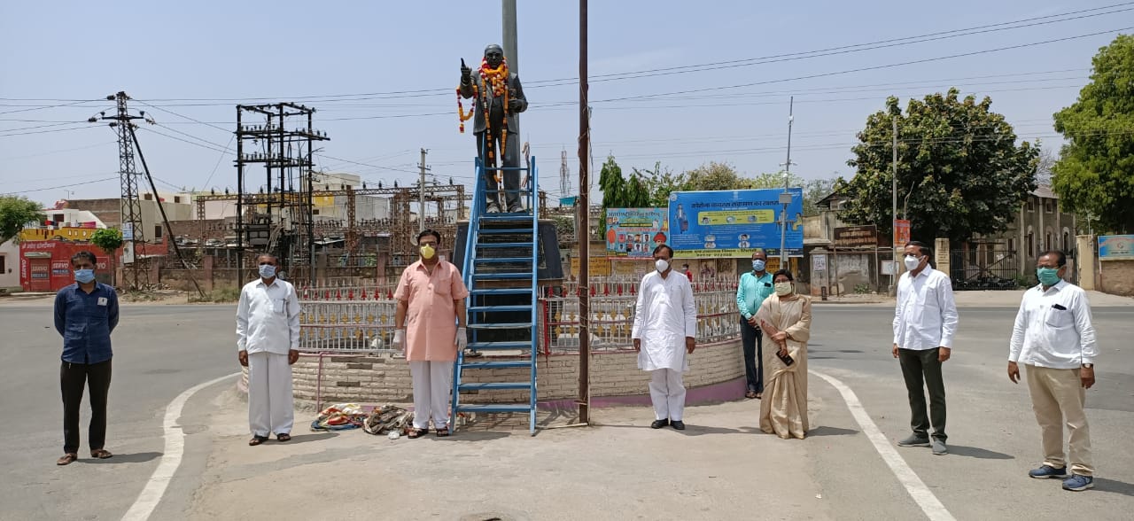 अम्बेडकर जयंती पर विधायक लोढ़ा ने चढ़ाए उनकी प्रतिमा पर श्रद्धासुमन