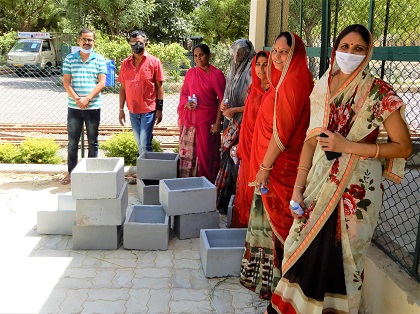 प्राणियों के लिए पेयजल कुड़ी का वितरण