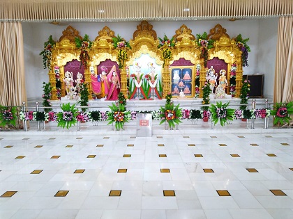 स्वामीनारायण मन्दिर में ऑनलाइन दर्शन, कर धूमधाम से कृष्ण जन्मोत्सव मनाया गया।