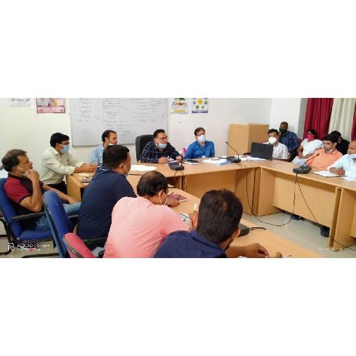स्वास्थ्य भवन में ब्लॉक स्तरीय अधिकारीयों की ली बैठक- डॉ.राजेश कुमार