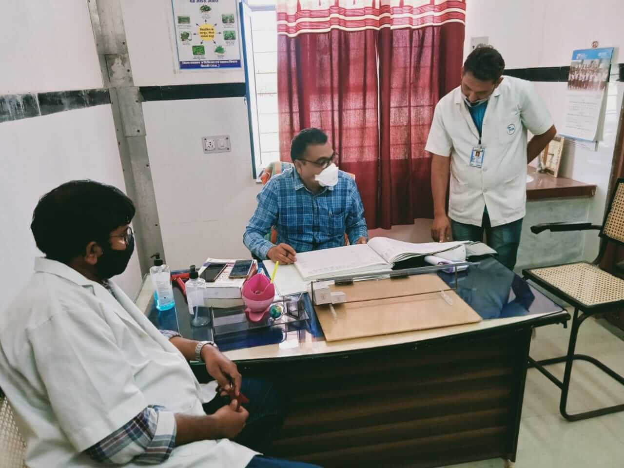 ग्रामीण क्षेत्र की जनता को मुख्यमंत्री निशुल्क दवा व जाँच योजना का लाभ दिलाना, स्वास्थ्य कर्मचारियों का पहला काम - सीएमएचओ