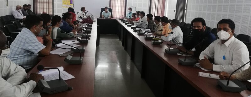 सिरोही जिला कलक्टर भगवती प्रसाद की अध्यक्षता में जिला बाल संरक्षण की त्रैमासिक बैठक का आयोजित