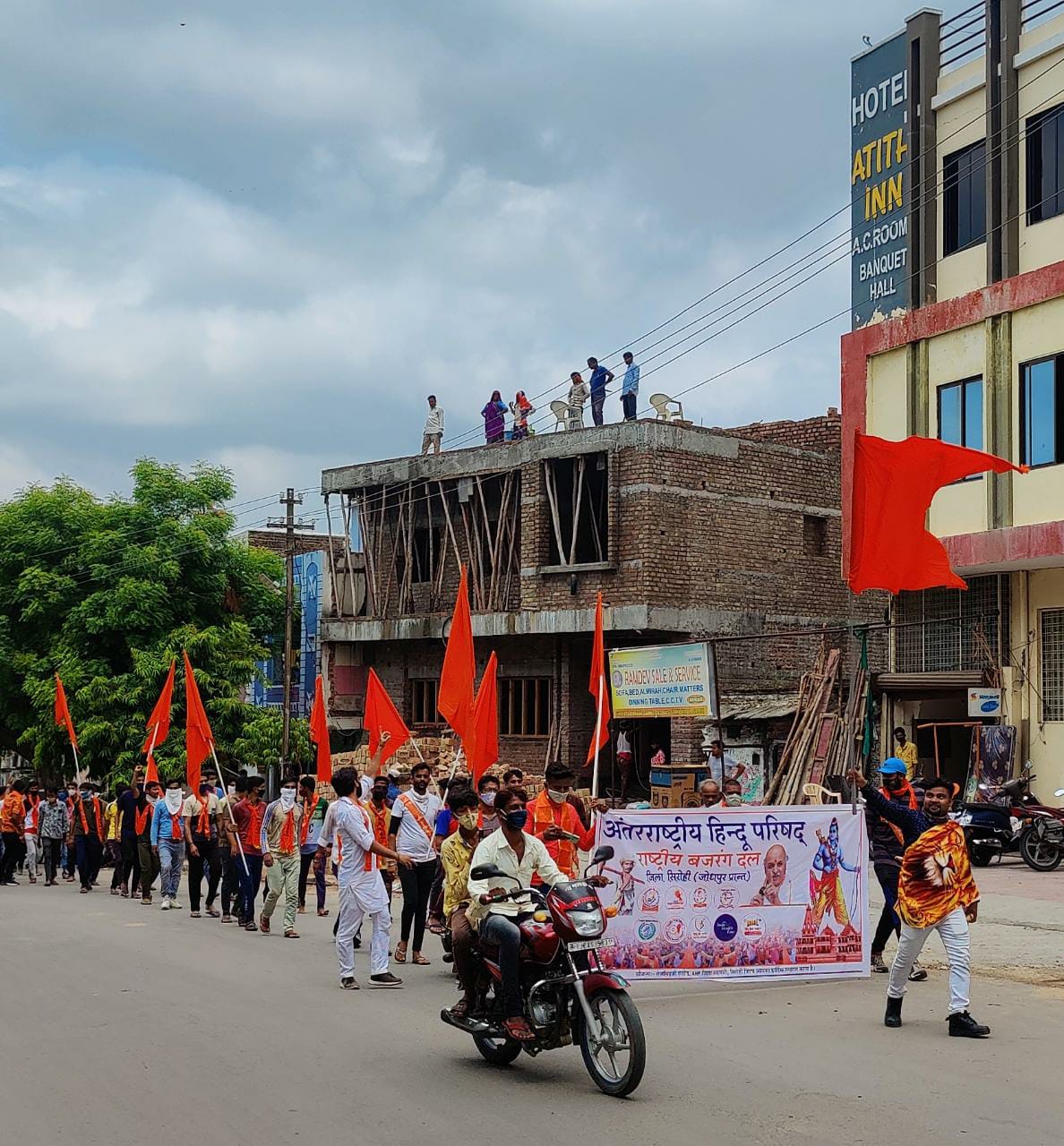 कृष्णा वाल्मीकि को न्याय दिलाने के लिए सिरोही में अंतरराष्ट्रीय हिन्दू परिषद, राष्ट्रीय बजरंग दल ने विराट आक्रोश रेली के रूप में विरोध किया