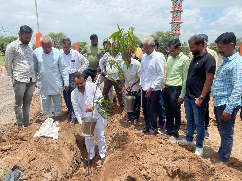 विधायक ने गौशाला में निर्माणाधीन ट्रोमा सेंटर का किया अवलोकन, पौधारोपण कार्यक्रम की भी की शुरुआत