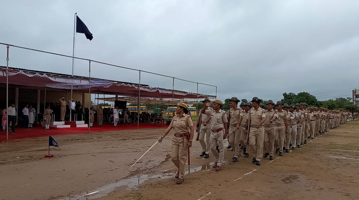 अरविंद पेवेलियन सिरोही में स्वाधीनता दिवस पर फूलड्रेस में पूर्व अभ्यास किया गया