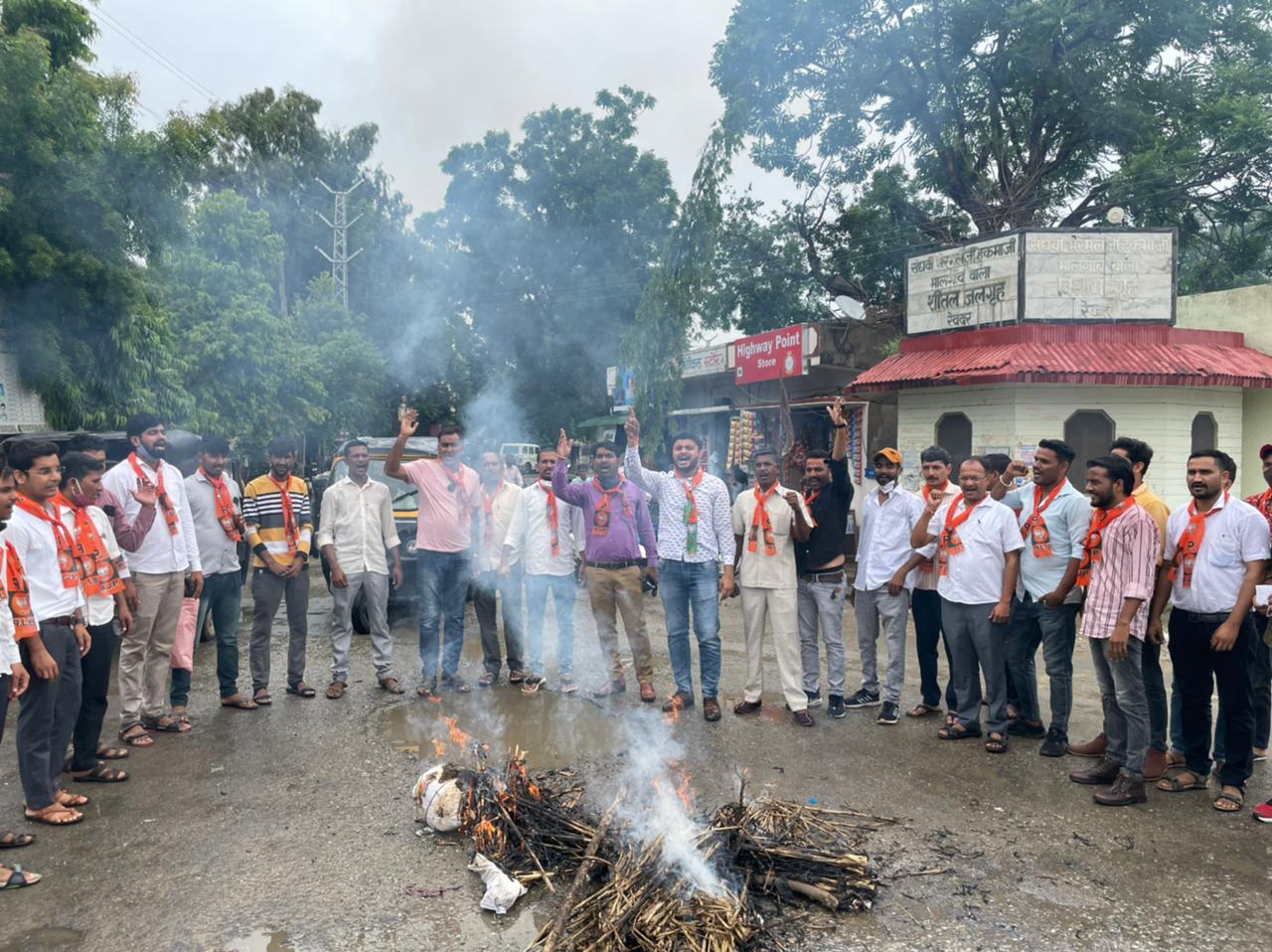 आरएएस धांधली मामले में पीसीसी अध्यक्ष डोटासरा का भाजयुमो ने फुका पुतला।, सिरोहीवाले, सिरोही समाचार